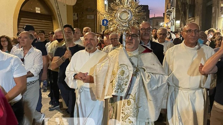 don stefano nastasi processione corpus domini 2022