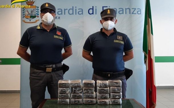 Palermo, la GdF sequestra 10 KG di hashish: arrestati 2 corrieri