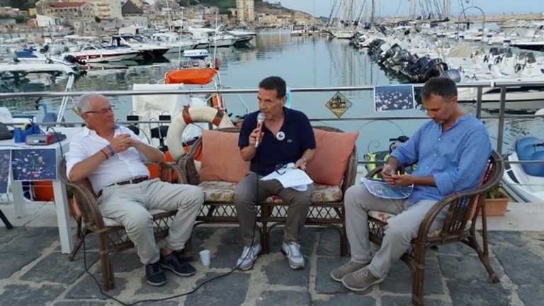 WWF legge sul mare 1280x720