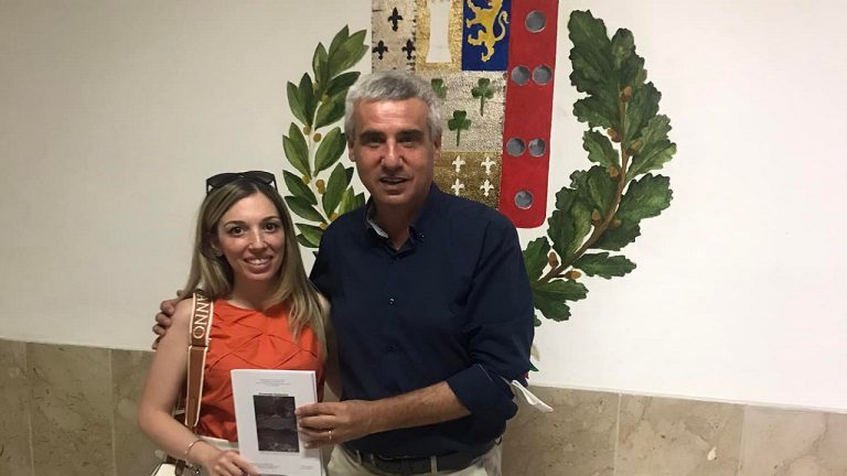 cacciatore studentessa