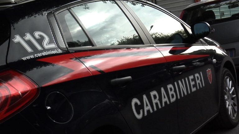 carabinieri auto