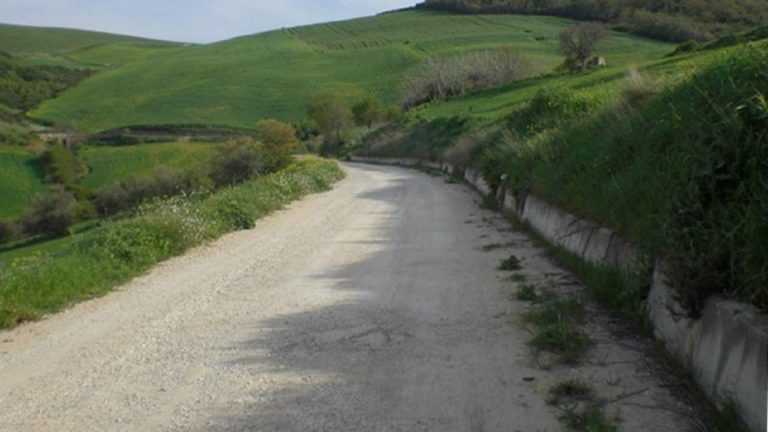 strada rurale