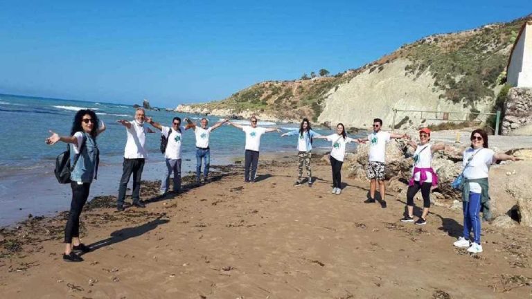 volontari wwf spiaggia