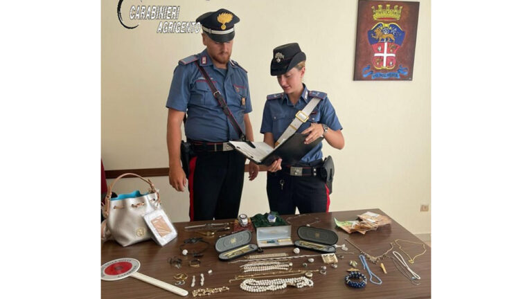 Carabinieri foto recupero refurtiva Licata
