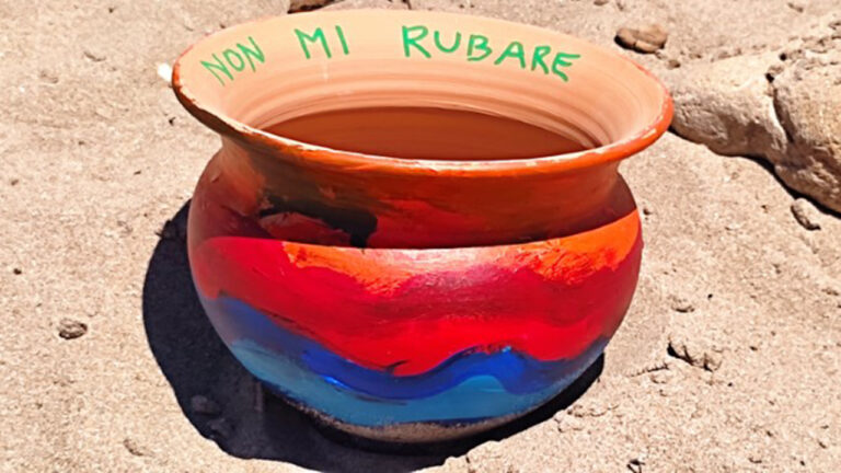Renella posaceneri artistici rubati 2 (Piccola)