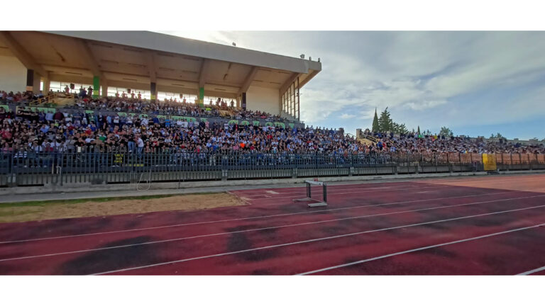 TIFOSI STADIO UNITA