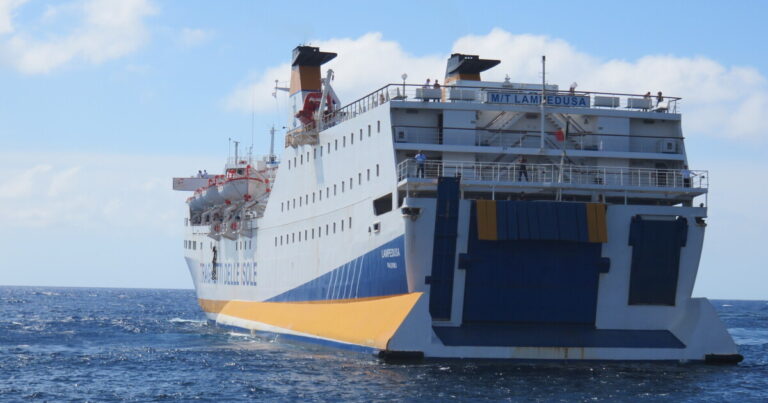 traghetto-per-Lampedusa