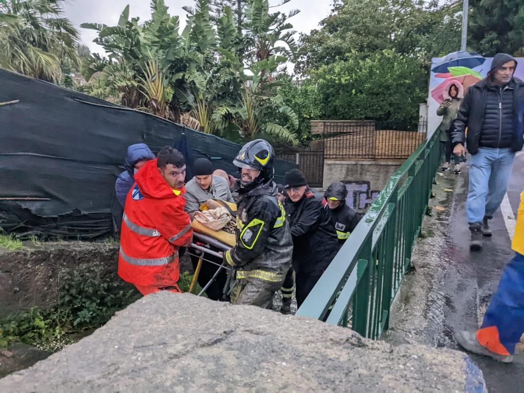 Frana a Ischia a causa del Maltempo, famiglia dispersa e una 25enne