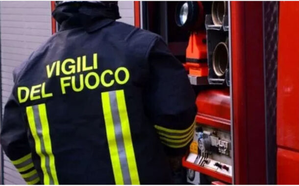 Tragedia a Carlentini, uomo muore carbonizzato nella propria auto