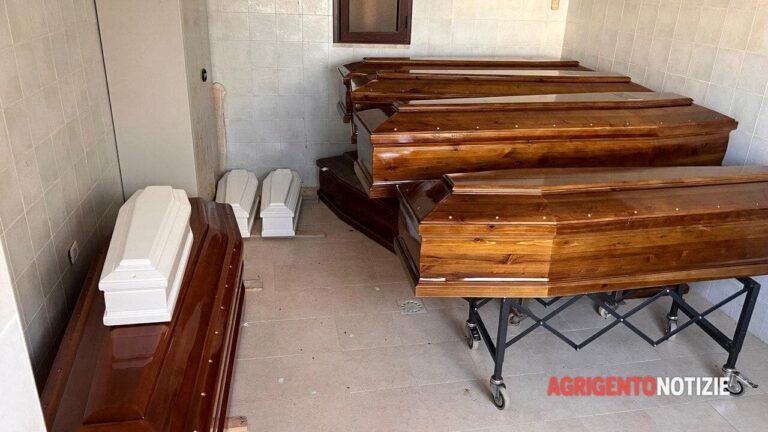 bare migranti lampedusa 2022