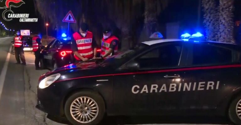 caltanissetta carabinieri notte