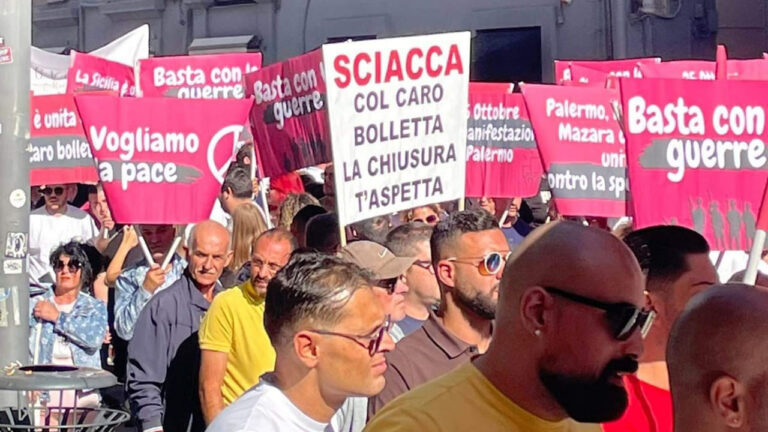 caro bollette sciopero palermo 2022