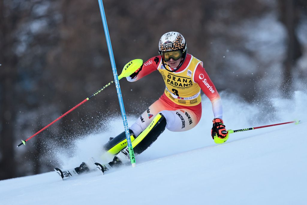 Sci alpino, Holdener vince Slalom a Sestriere