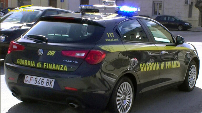 Guardia Finanza pattuglia