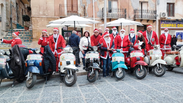 Natale 2022 babbi in Vespa 1280x720