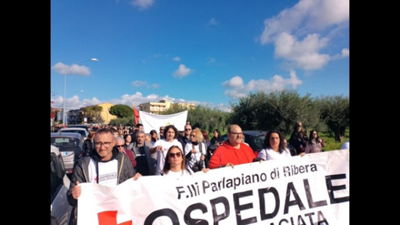 Corteo di protesta a Ribera per l'ospedale