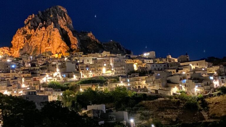caltabellotta notte