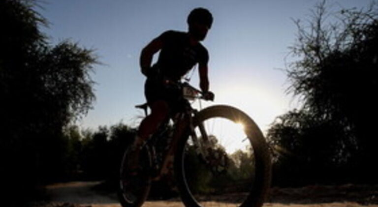 ciclista sfocata generica
