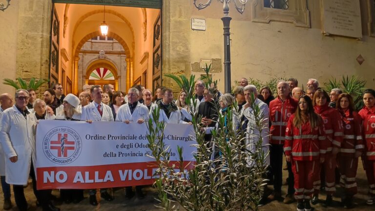 medici protesta violenza 2022