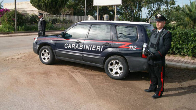 carabinieri pattuglia posto blocco