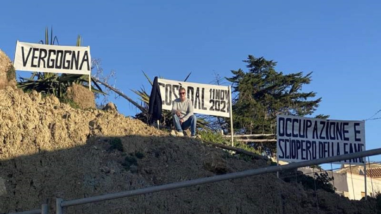 Menfi, Scirica termina protesta e accusa: 