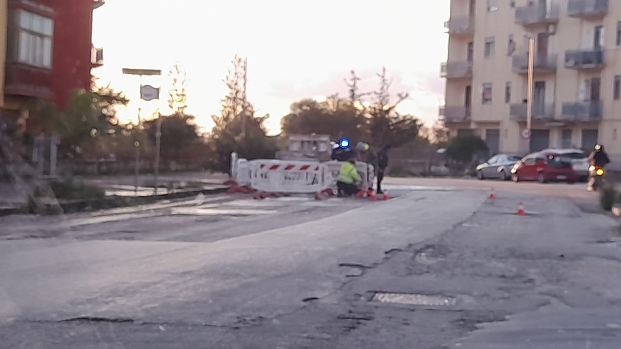 Viale Sciascia, asfalto da sistemare