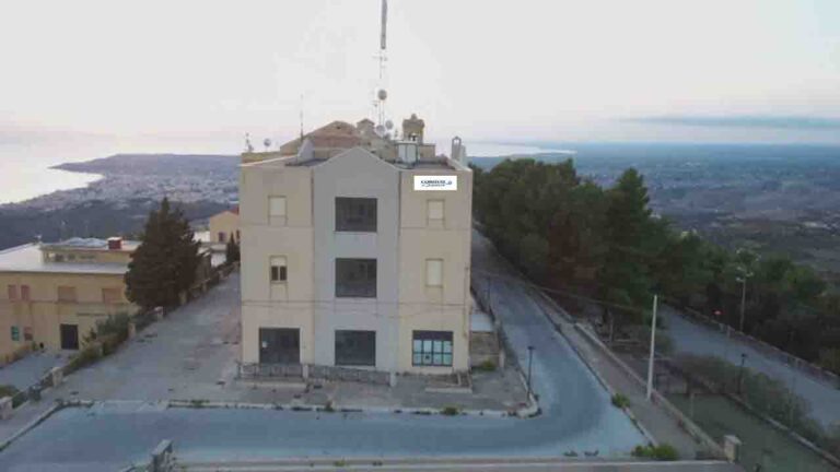 Piccolo-albergo-Monte-Kronio
