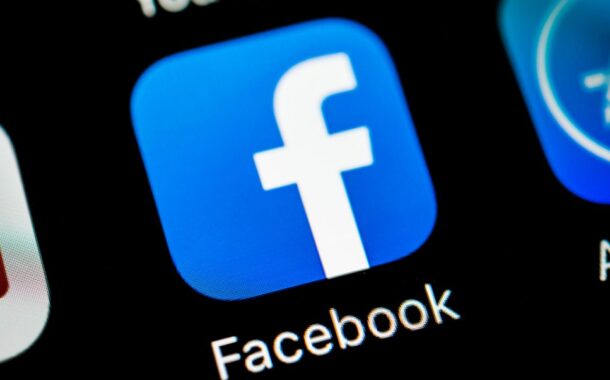Dopo Twitter tocca a Facebook e a Instagram: la “spunta blu” diventa a pagamento