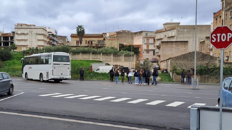 stazione bus pendolari 2023