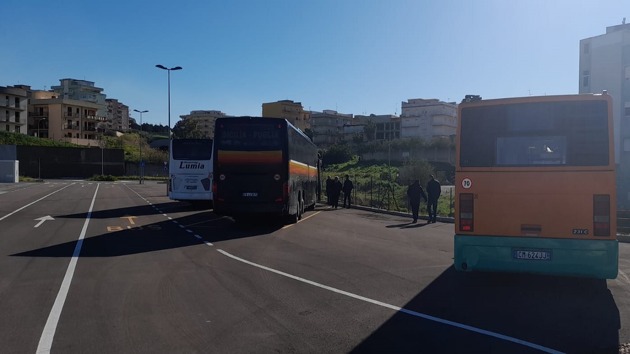 Nuova stazione bus, ultimi rilievi in via Lioni prima dell'apertura