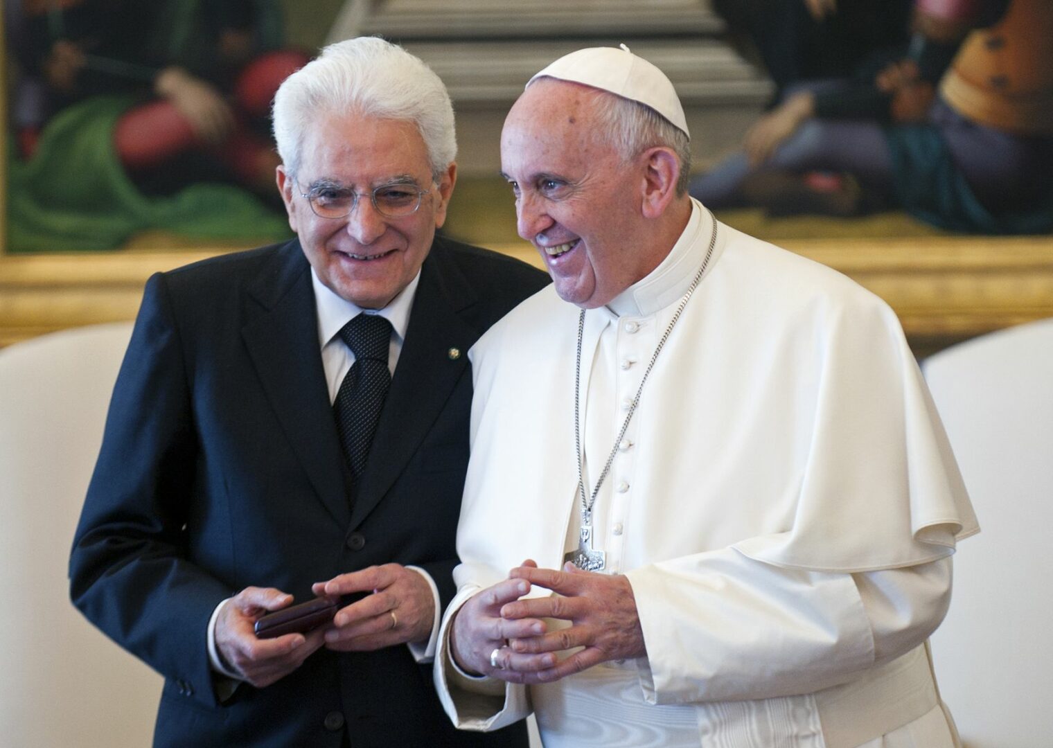 Mattarella a Papa Francesco “Auguri e riconoscenza per il suo operato”