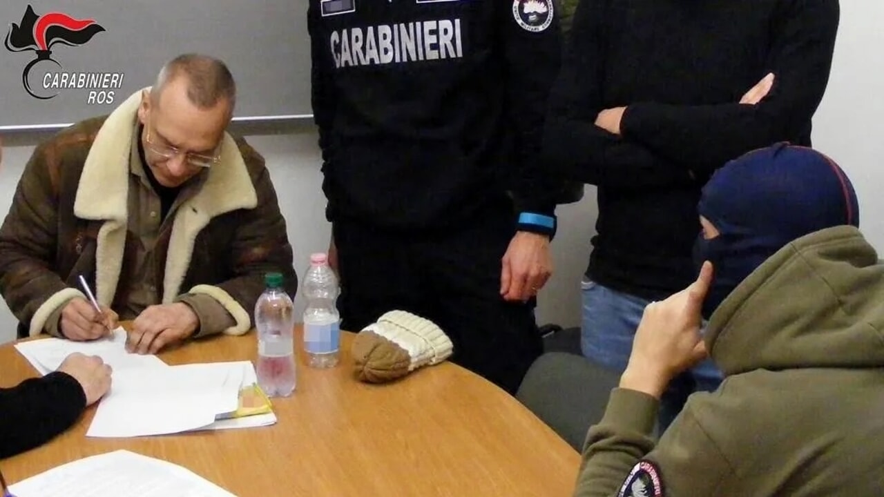 Arrestati altri due fiancheggiatori di Matteo Messina Denaro: sono il nipote del boss Bonafede e la moglie