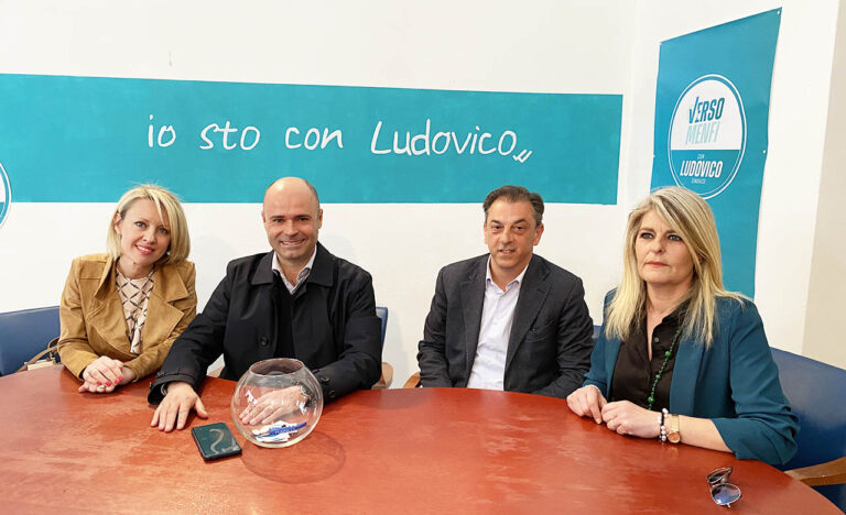 Verso Menfi da sx Pinuccia Occhipinti Ezio Ferraro Ludovico Viviani Antonella Alesi