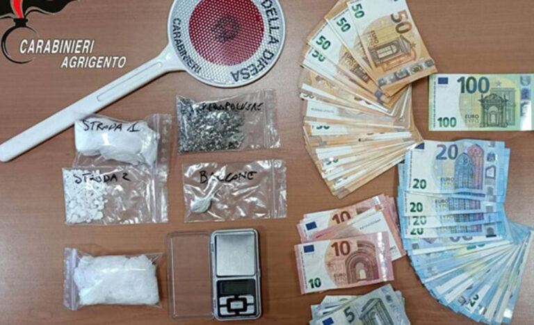 cocaina e soldi sequestrati a favara carabinieri