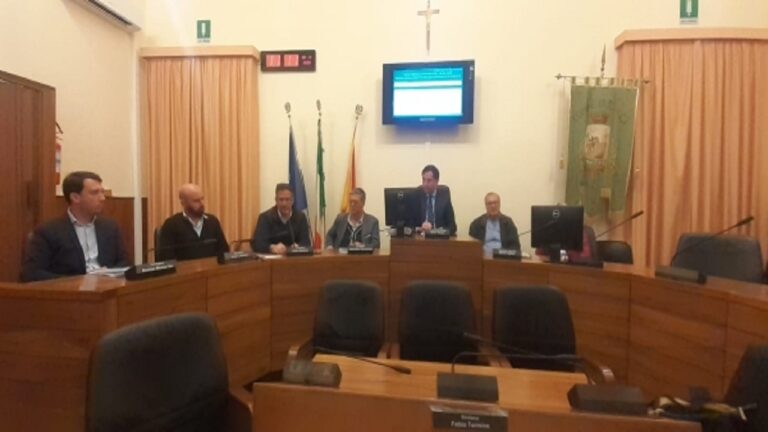conferenza stampa messina regolamento edilizio 2023