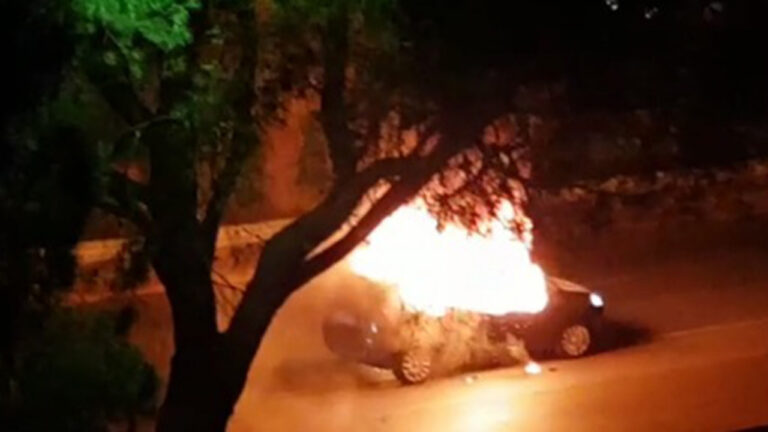 auto in fiamme Palermo