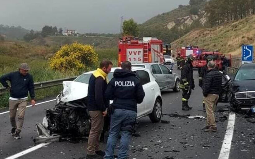 Scontro sulla SS 640, 4 feriti: anche un bambino e una donna incinta