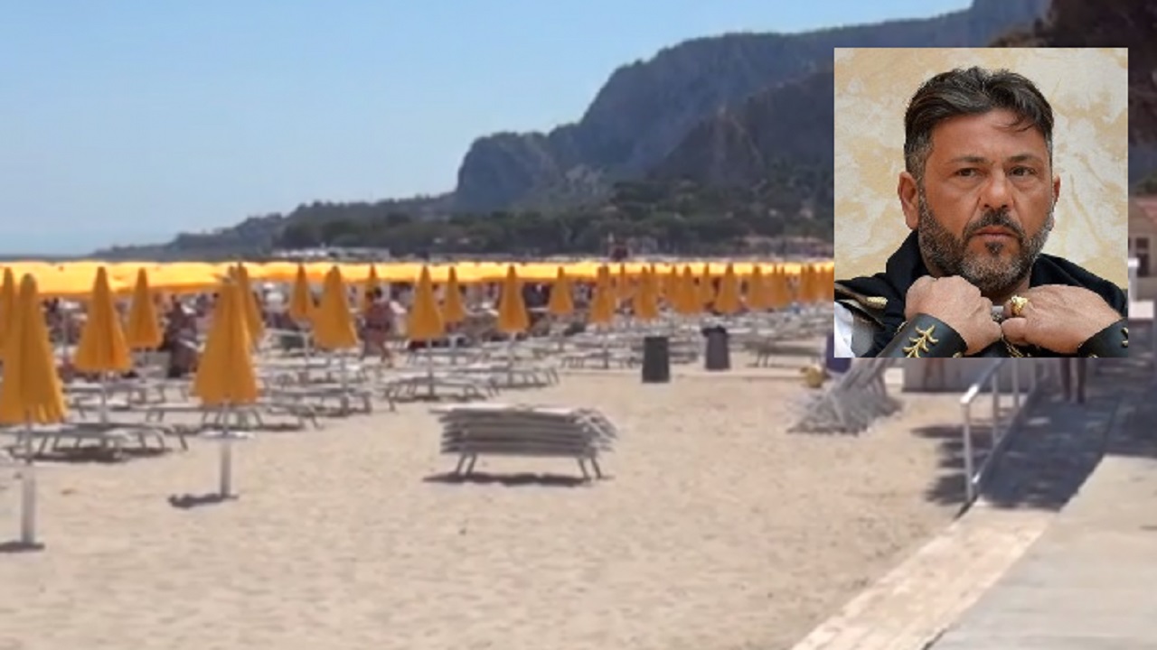 Uomo di 54 anni muore mentre sistema gli ombrelloni sul lido di Mondello