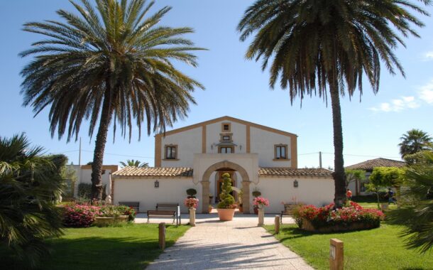 Cena di solidarietà domani a Villa Palocla