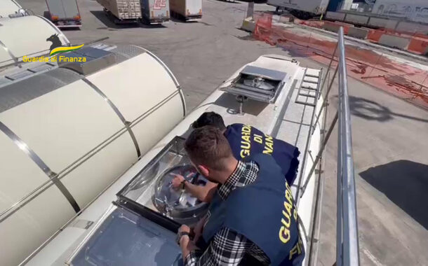 Palermo, sequestrate al porto oltre 30 tonnellate di olio dichiarato falsamente “extra-vergine”