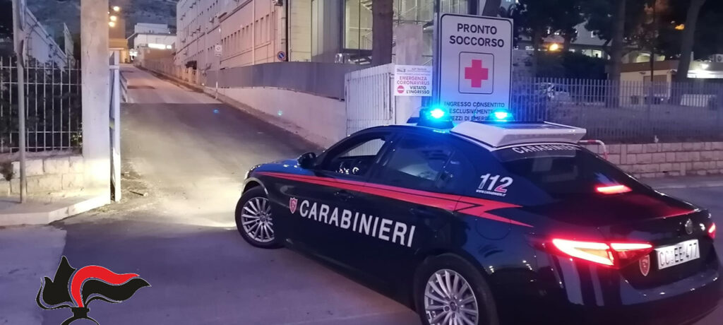 Trapani, bimbo privo di sensi a bordo di auto ferma per un ingorgo: i carabinieri fanno da apripista fino al Pronto Soccorso