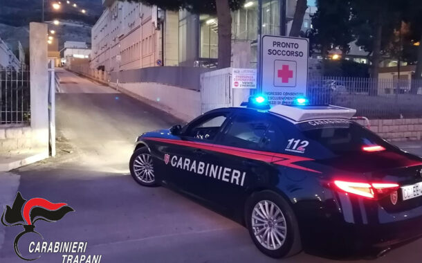 Trapani, bimbo privo di sensi a bordo di auto ferma per un ingorgo: i carabinieri fanno da apripista fino al Pronto Soccorso
