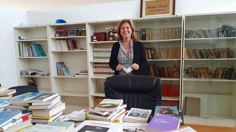 Montevago, sindaco Margherita La Rocca Ruvolo, nuovi libri in arrivo nella biblioteca comunale (2)