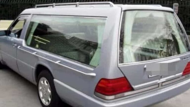 Carro funebre generica