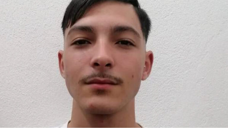 Giarre, in sella allo scooter finisce contro il palo_ muore 17enne-1