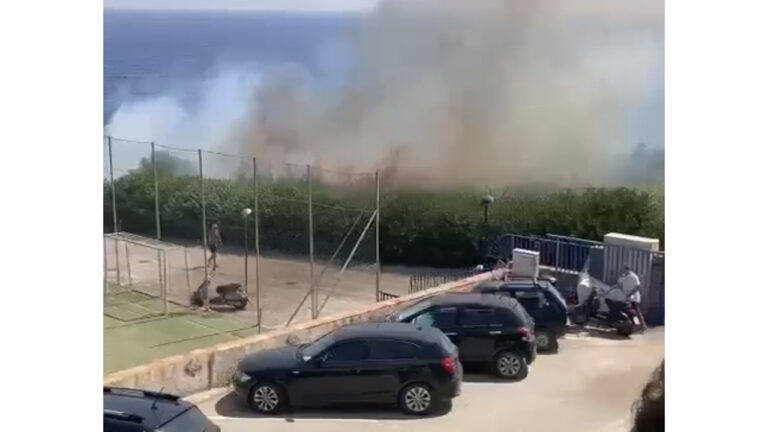 Incendio Renella baia