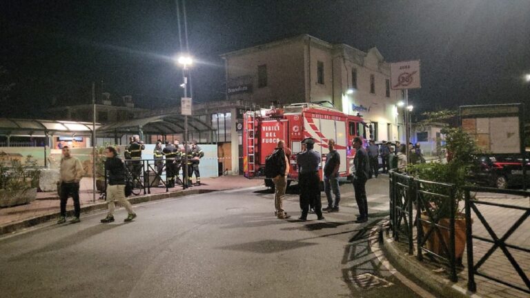 incidente treno torino 2023