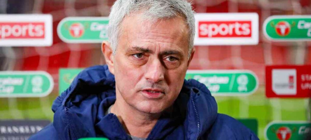 Mourinho non ci sta “Non sono il problema della Roma”