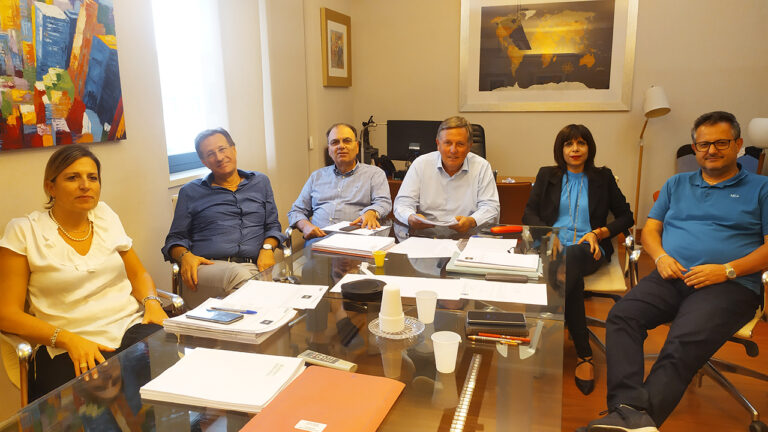 AICA CDA da sx Claudia Catania, Claudio Guarneri, Nuccio Sapia, Settimio Cantone, Carmelina Russello e Francesco Fiorino