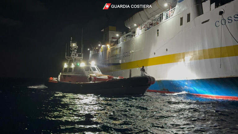 Traghetto Lampedusa soccorso